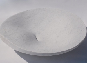 Bacio, Carrara marble